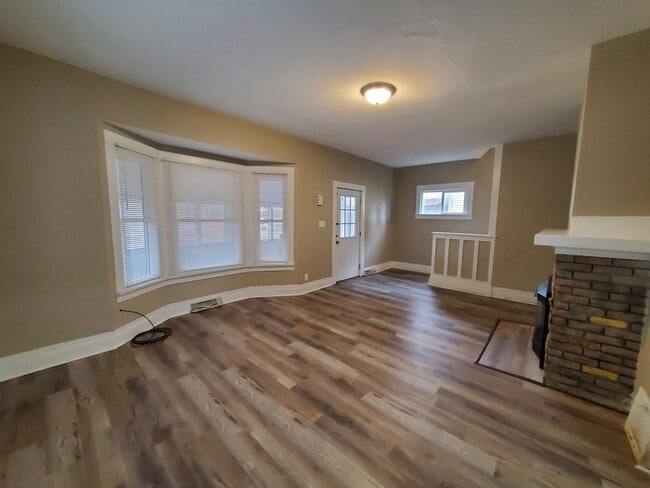 Photo - COMING SOON!! 506 Denver- large 3 bed house! **PETS OK**