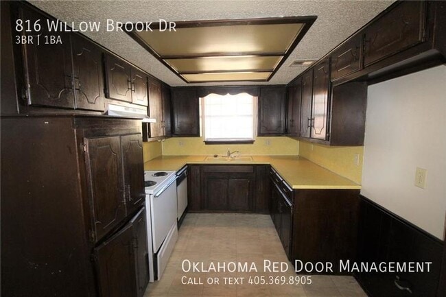 Photo - 816 Willow Brook Dr