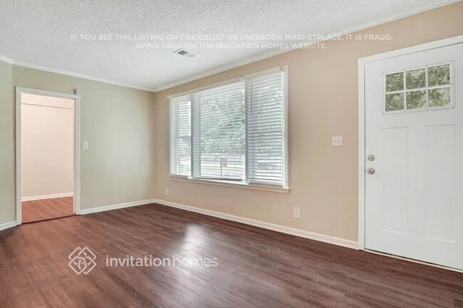 Photo - 2674 Joyce Ave