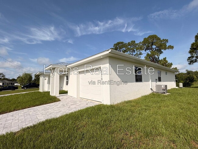 Photo - 2210 Armour Rd