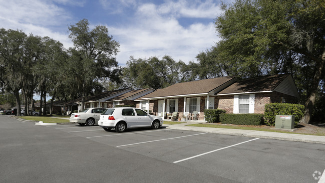 Sandridge Apartments - Sandridge Apartments