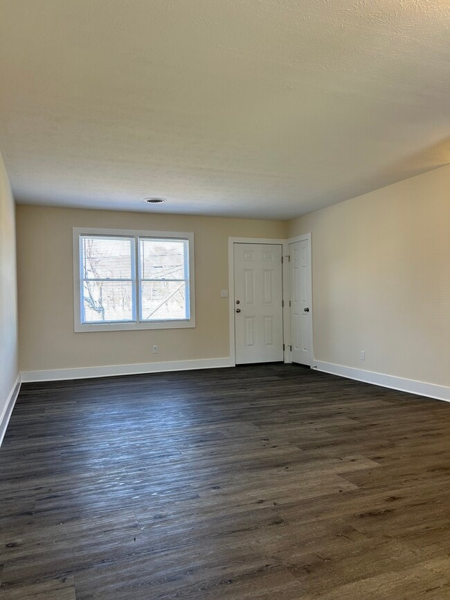 Photo - 100 Holmes Dr Unidad A