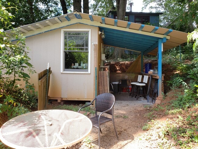 Photo - 317 Nelms Ave NE