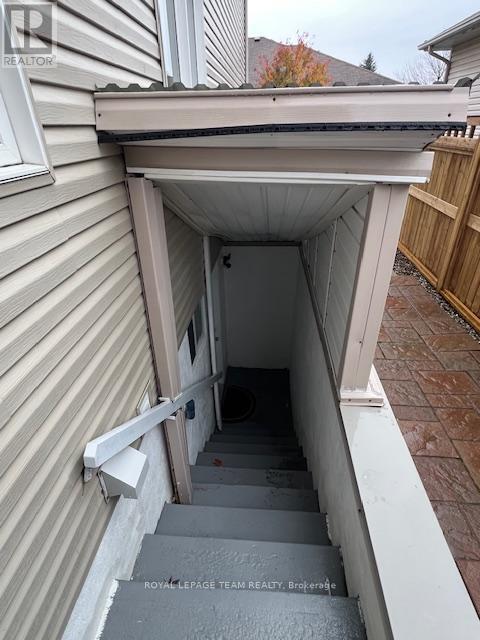 Photo - 685 Everlasting Crescent