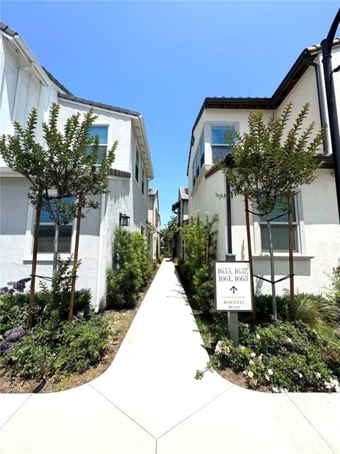 Photo - 1657 Rosewell Rd