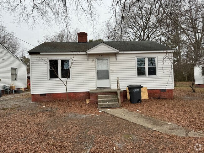 Building Photo - 2 Bedroom House