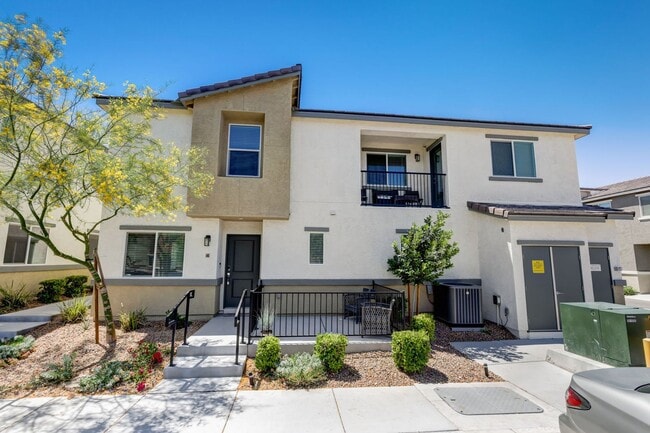 Modern Comfort in Las Vegas: 3-Bedroom Gem with Pool Access - Modern Comfort in Las Vegas: 3-Bedroom Gem with Pool Access