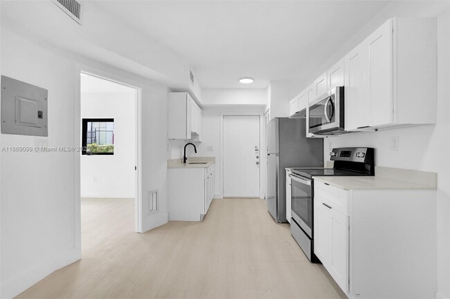 Building Photo - 1814 NW 2nd Ct Unit 3 Rental