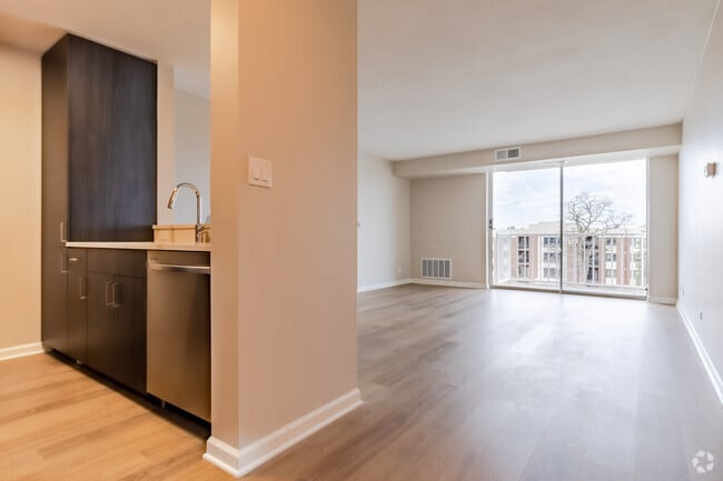 2BR, 2BA - Kitchen/Dining/Living