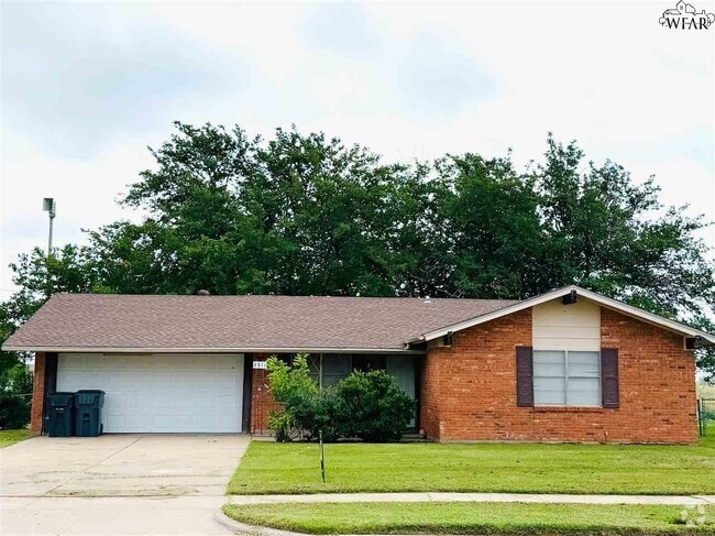 Building Photo - 4811 Cypress Ave Rental