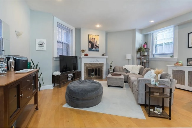 Building Photo - 135 Marlborough St Rental