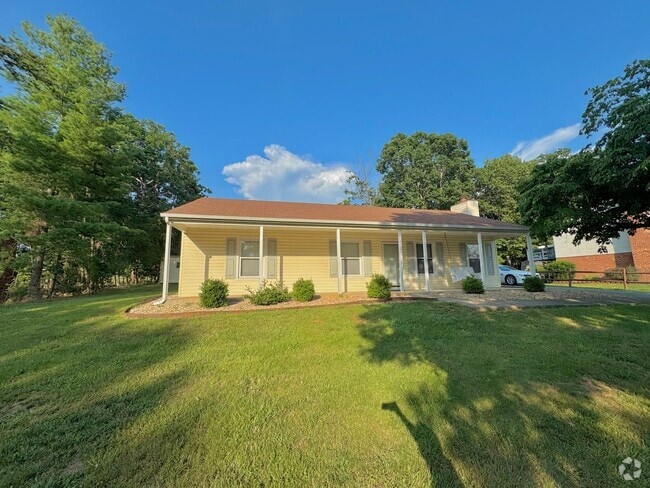Building Photo - One Level Ranch Rental