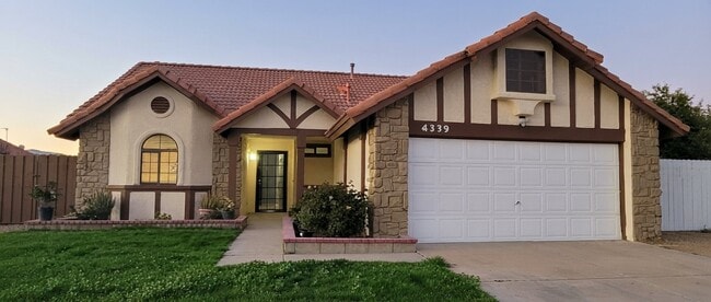 4339 E Ave Q11