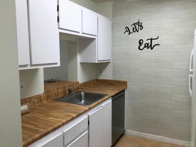 Photo - 7860 NW 50th St Unidad 301