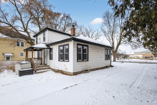 Photo - 1631 W Custer Ave