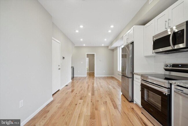 Photo - 1701 W Seybert St