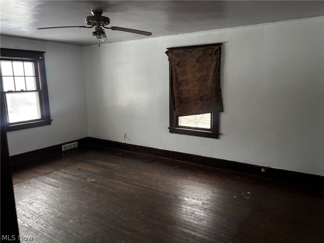 365 Marmion Ave