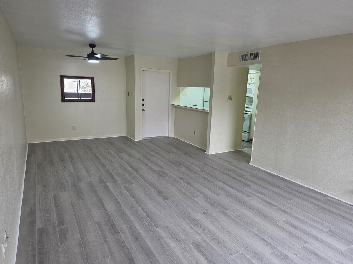 Photo - 3025 Walnut Bend Ln Unit 21