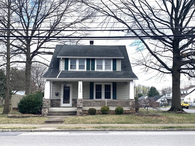 Charming 3-Bedroom Home on Spacious Corner... - Charming 3-Bedroom Home on Spacious Corner...