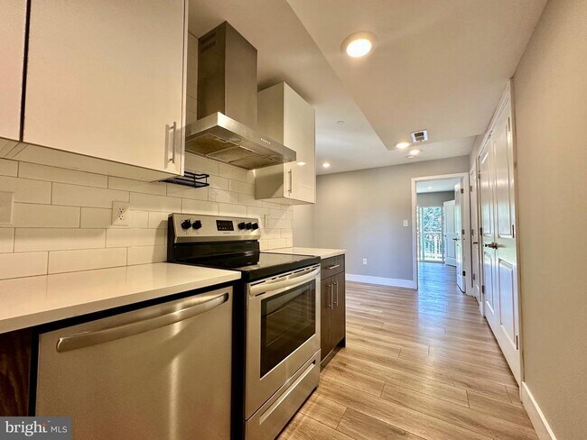 Photo - 1741 Fontain St Unit 2