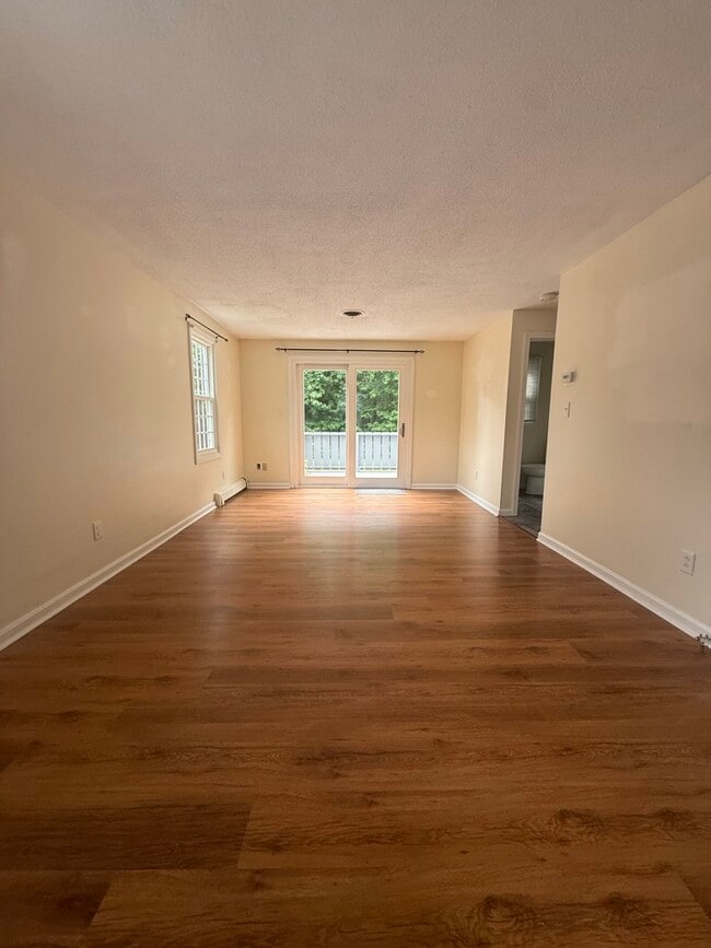 Photo - 303 Twin Lakes Dr