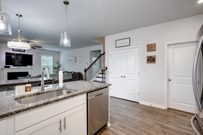 Photo - 6383 Whirlaway Rd
