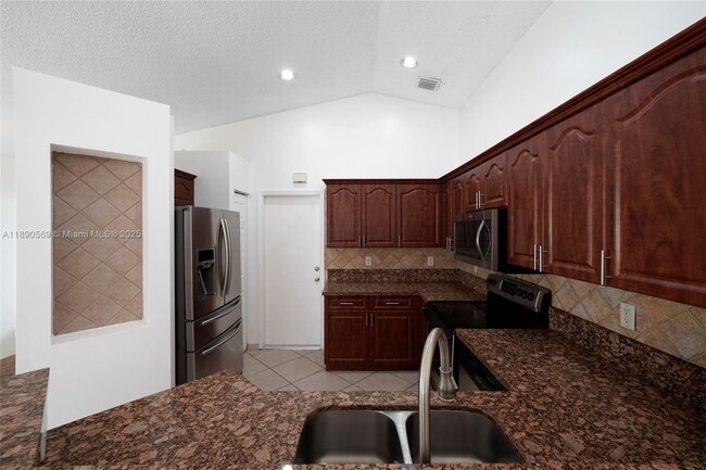 Photo - 1289 Majesty Terrace