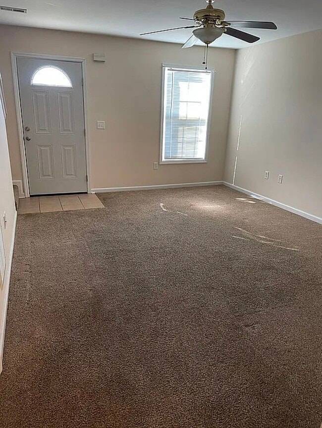 Entry - 1040 Autumn Leaf Dr Unit #3