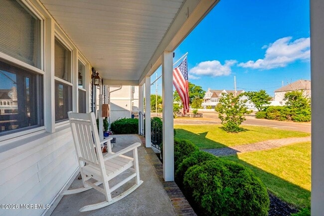 210 Laurel Ct