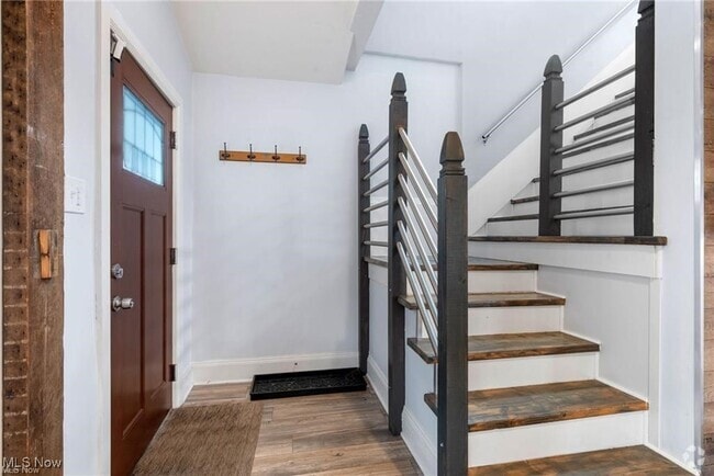 Building Photo - 1920 W 44th St Rental