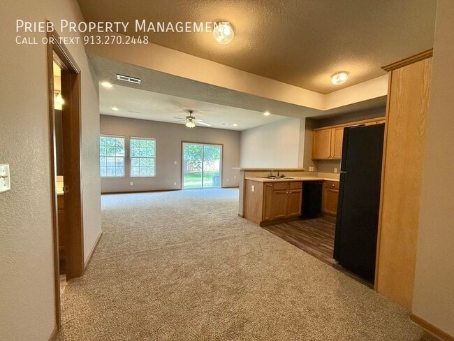 Photo - 870 S Woodson Ct