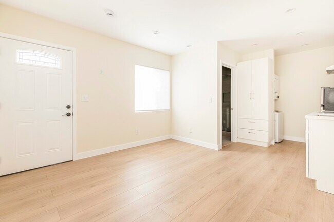 Photo - 10545 Leolang Ave