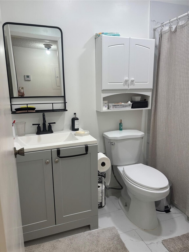 Photo - 10727 W Clairmont Cir Unidad 211