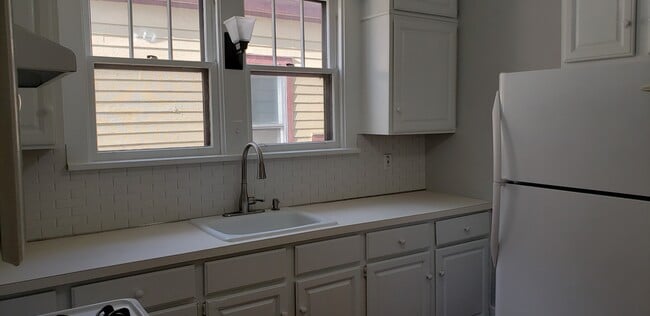 Kitchen - 1226 Union St Unit Up