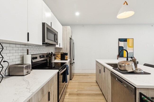 Photo - 3849 Lancaster Ave Unit 302