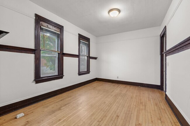 Photo - The Maple Unidad LOWER