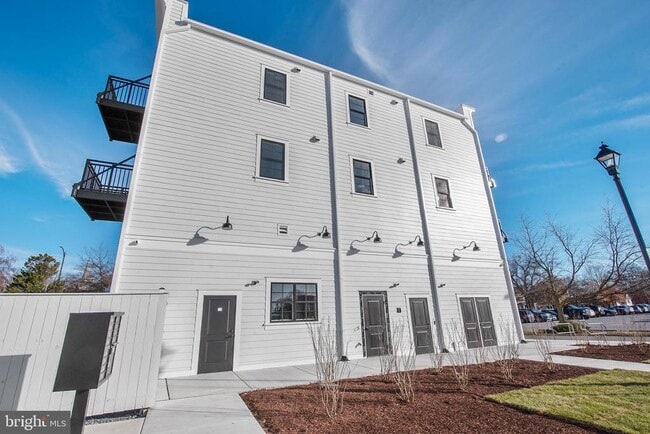 Photo - 123 S Washington St Unit 202