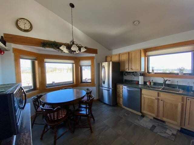 Photo - "Cozy 3-Bedroom Mountain Home with 2 Full ...