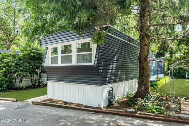 56 Marcia Memorial Cir