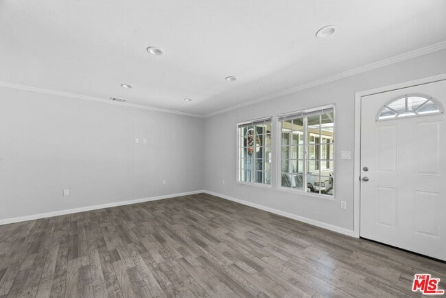 Photo - 1960 N Ontario St