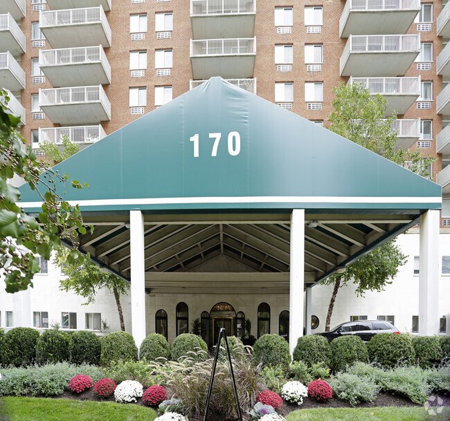 Excelsior II Apartments For Rent in Hackensack, NJ