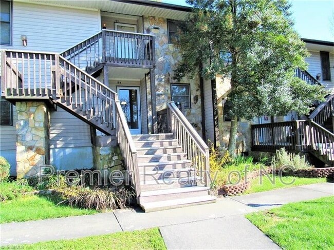 Building Photo - 1042 Rock Knoll Ct Unit Suite 194 Rental