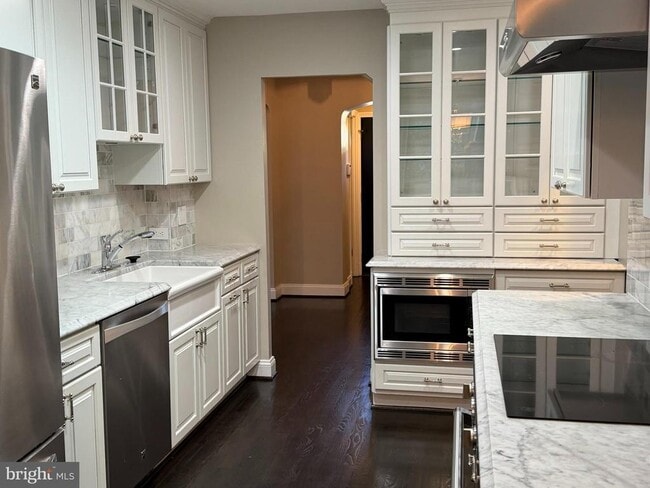 Photo - 7301 Pinehurst Pkwy