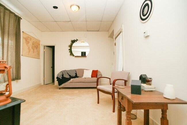 Photo - 704 N 3rd St Unit 4