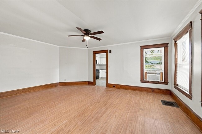 Photo - 1373 Thoreau Rd
