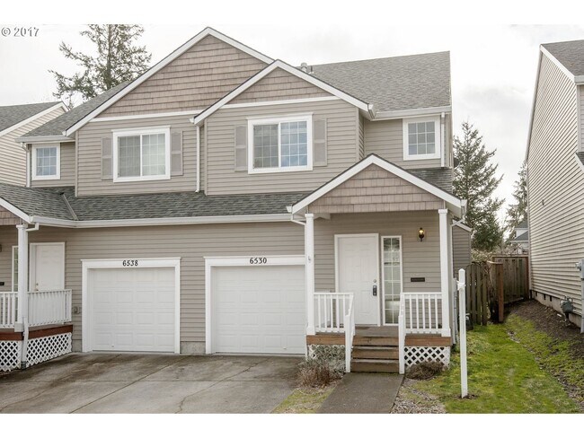 Charming 3 BD* 2.5 BA* Townhome Located In... - Charming 3 BD* 2.5 BA* Townhome Located In...