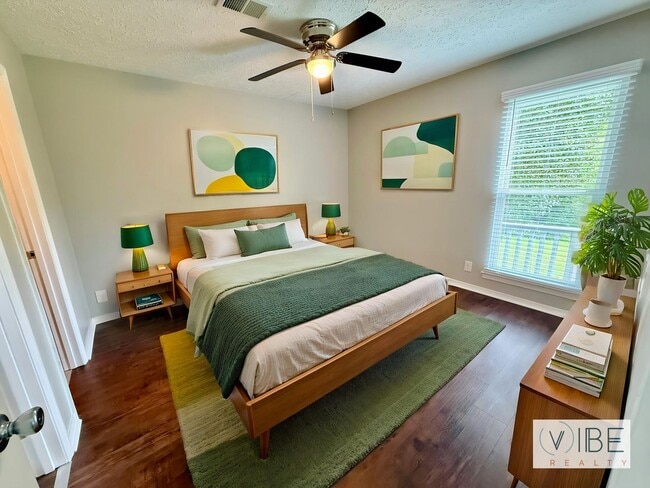 Photo - WOW! 2 Bedroom 2 Bath in Hermitage with Deck & Great Back Yard - Available June 1!