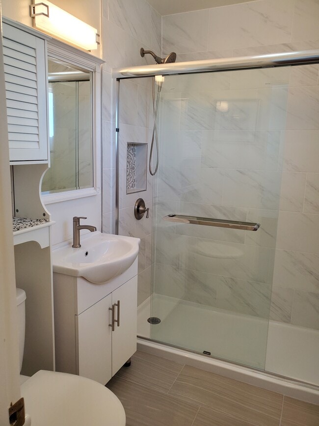 Photo - 1214 Manchester St