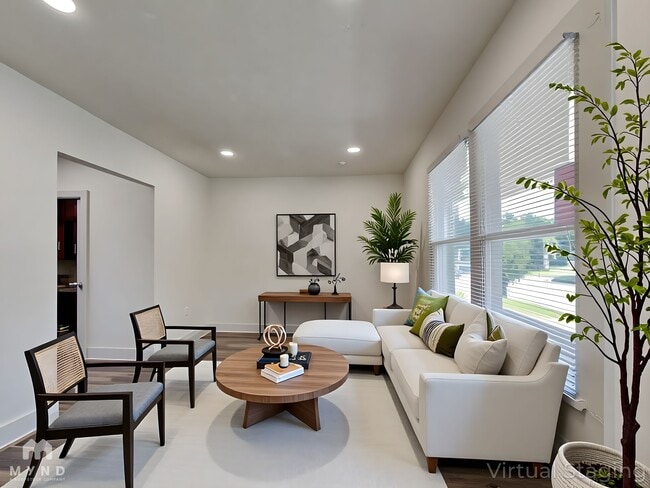 Photo - 1724 Woodlawn Ave