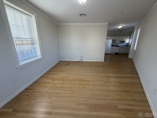 Photo - 4 Bishop Allen Dr Unidad 2